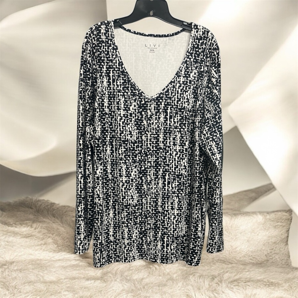 Black and White Long Sleeve Top